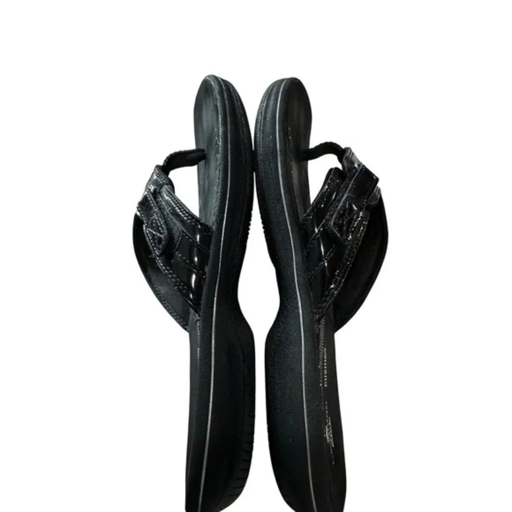 Clarks Cloudsteppers Black Patent Flip Flop Sandals Womens‎ Size 8 Comfort